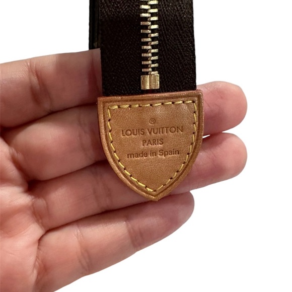 Toiletry 26 Pouch - Louis Vuitton - Picture 5 of 7